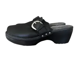 Crocs Cobbler Buckle Clog Shoes Women Size 10 Black Leather‎ Wedge Slip On thumbnail 4