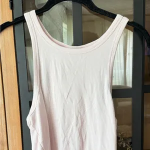 Aritzia Sunday Best ReRib tank top ribbed scoop crop sinch seamless lilac bloom thumbnail 5