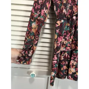 Maurices Burgundy/Green Floral Long‎ Sleeve Smocked V Neck Ruffle Blouse Size M thumbnail 5