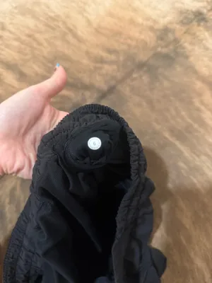 Lululemon Hotty Hot 2.5" Low-Rise Black thumbnail 2