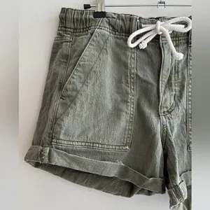 American Eagle Army Green Mid-Rise Shorts with a Tie Waistband, Stretch, Size 4 thumbnail 3