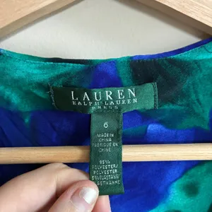 Lauren Ralph Lauren Floral Ruched Sheath Dress 6 Blue Green Womens Surplice thumbnail 3