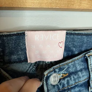Revice Denim NWT Venus Crop in LightYear wash Star jeans thumbnail 4