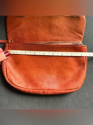 Vintage Fold Over Leather Clutch in Fair Condition thumbnail 7