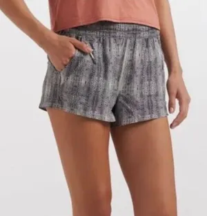 Vuori Dash Shorts Medium Dune Snake thumbnail 1