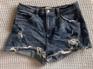 Abercrombie High-Rise Mom Shorts curve love thumbnail 1