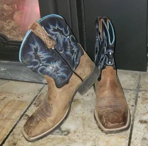 Ariat Cowgirl Boots thumbnail 1
