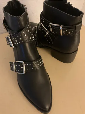 Steve Madden women Black leather Studded Buckle biker moto Ankle Boots US 6 thumbnail 1