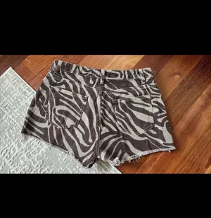 Shein Printed shorts thumbnail 3