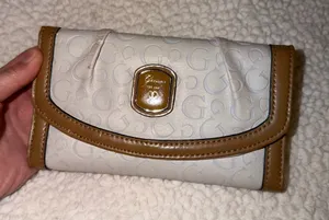 guess wallet thumbnail 1