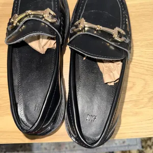 H&M Chunky Lug Sole Loafers Women 8.5~39 Black Gold Bit Dark Academia Preppy thumbnail 7