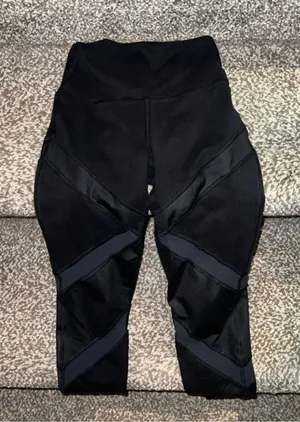 aerie Black High-Waist Capri Leggings with Contrast Panels thumbnail 1