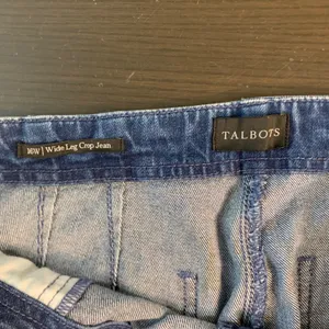 Talbots Wide Leg Crop Jeans Cora Wash Blue Denim Womens 16W High Rise Minimalist thumbnail 3