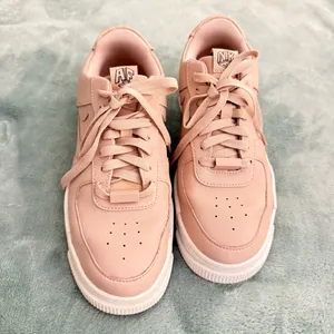Nike Air Force 1 PLT.AF.ORM Pinkford Oxford Sneakers Shoes Women’s Size 9.5 thumbnail 2