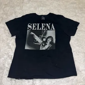 Selena Graphic Tee Black and White size Extra Large XL thumbnail 2