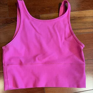 Lululemon pink crop top size 8 thumbnail 1