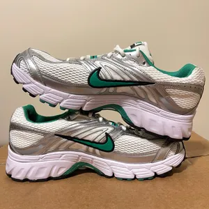 Nike Air Max Moto 2K White Stadium Green HQ2056-102 Size Womens 14.5 Mens 13 NEW thumbnail 3