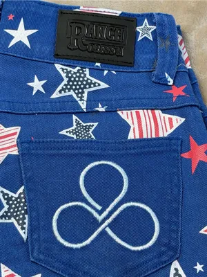 Ranch Dress’n Fallin Taylor Blue Star-Print Jeans Size 28 thumbnail 5