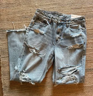 American Eagle Mom Jeans thumbnail 1
