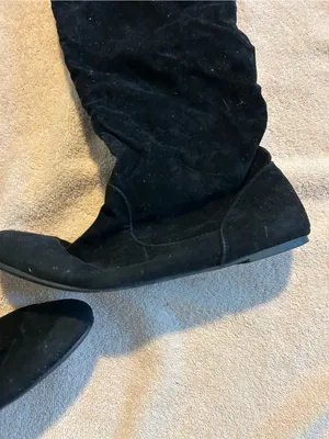 Source Unknown Black Suede Over-the-Knee Flat Boots thumbnail 2