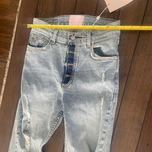 Revice NWT Women’s Size 26 Skinny Jeans Light Wash Distressed Stretch Denim thumbnail 8