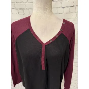 Torrid Waffle V-Neck Henley Raglan Long Sleeve Tee Size 2 / 2X thumbnail 3