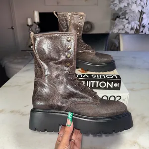 New Steve Madden Rowen Brown Distressed Leather Combat Boots Chunky Lug Sole 9.5 thumbnail 3