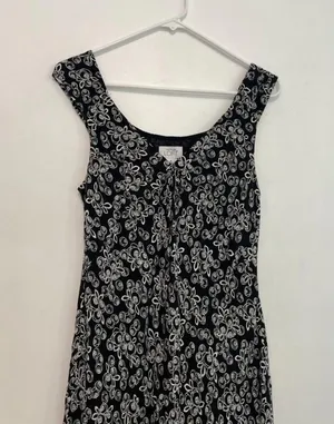 ANN TAYLOR LOFT Black White Rose Floral Print V-Neck Sleeveless Midi Shift Dress thumbnail 2