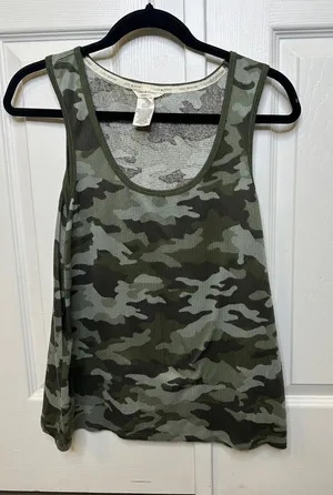 Lucky Brand Green Camouflage Sleeveless Tank L Scoop Neck Summer Top thumbnail 1