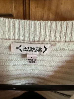 Nanette Lepore Cream vintage Sweater with brown Wave design Size Large thumbnail 3