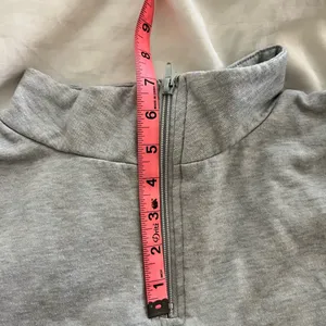 **reserved** quarter zip size L cropped sweatshirt Size L thumbnail 4