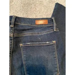 Abercrombie & Fitch Harper Low‎ Rise Ankle Jeans Dark Wash Distressed Size 25 0S thumbnail 4