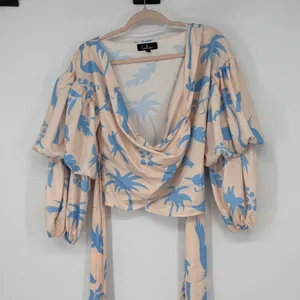 Lulus Tropical Bird Palm Print Wrap Top Peach Blue‎ Puff Sleeve Size Small thumbnail 2
