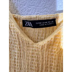 ZARA Yellow Textured Knit Ruffle Hem Midi Dress - Size M thumbnail 4
