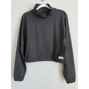 Peloton Dreamblend Mock Neck Crop Sweatshirt Gray M Athleisure Gorpcore Cozy thumbnail 3