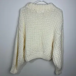 Chicwish Chunky Puff Sleeves Cropped Sweater Size Small Medium in Off White thumbnail 5