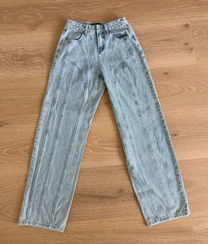 White Fox Jeans MId Rise Straight Leg Did You Miss Me Size XS Light Wash Blue thumbnail 1
