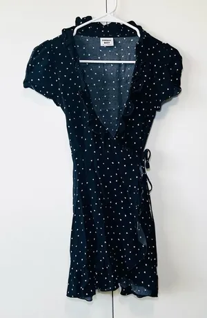 SUNDAY Best New Ruffle Wrap Dress -XXS thumbnail 1