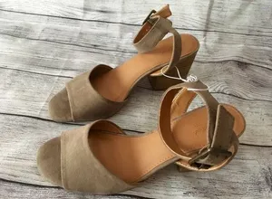 Taupe Heels, Size 7 1/2 thumbnail 3