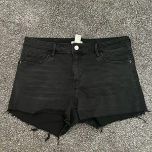 H&M Distressed Black Shorts thumbnail 1