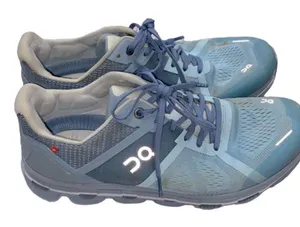 On Cloud blue running shoes size 9 1/2 thumbnail 1