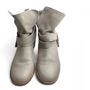 UGG Australia Elora Sahara Genuine Smooth Leather Stacked Heel Ankle Boot Size 5 thumbnail 2