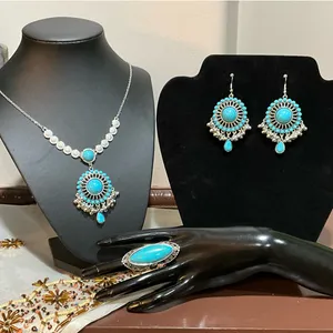 Elegant Turquoise and Silver Jewelry Set thumbnail 1