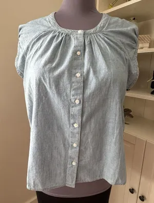 NWT Levi’s Top Women's XL Blue Chambray Button Front Balloon Sleeve thumbnail 1