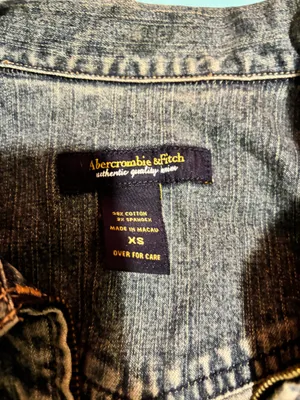 Vintage Abercrombie & Fitch dark washed vintage Jean jacket thumbnail 6