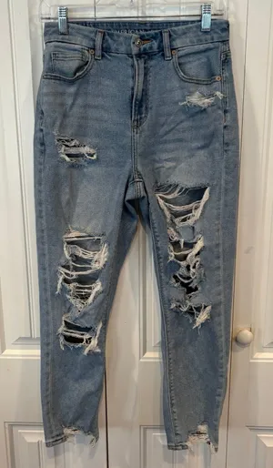 American Eagle Curvy Mom Jeans Size 4‎ Short thumbnail 1