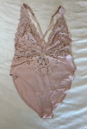 Forever 21 Blush Lace Bodysuit‎ Size Large thumbnail 1