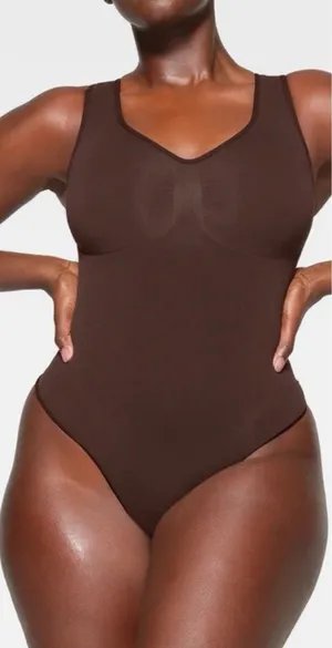 Skims Seamless Sculpt‎ Scoop Thong Bodysuit thick strap cocoa size S NWOB thumbnail 1