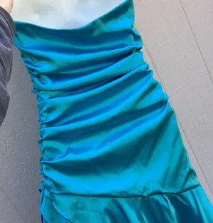 Blondie nites Linda bernell side Ruffle prom dress thumbnail 5