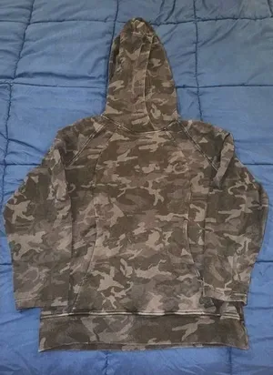 Lululemon rare black camo hoodie size 8‎ thumbnail 1
